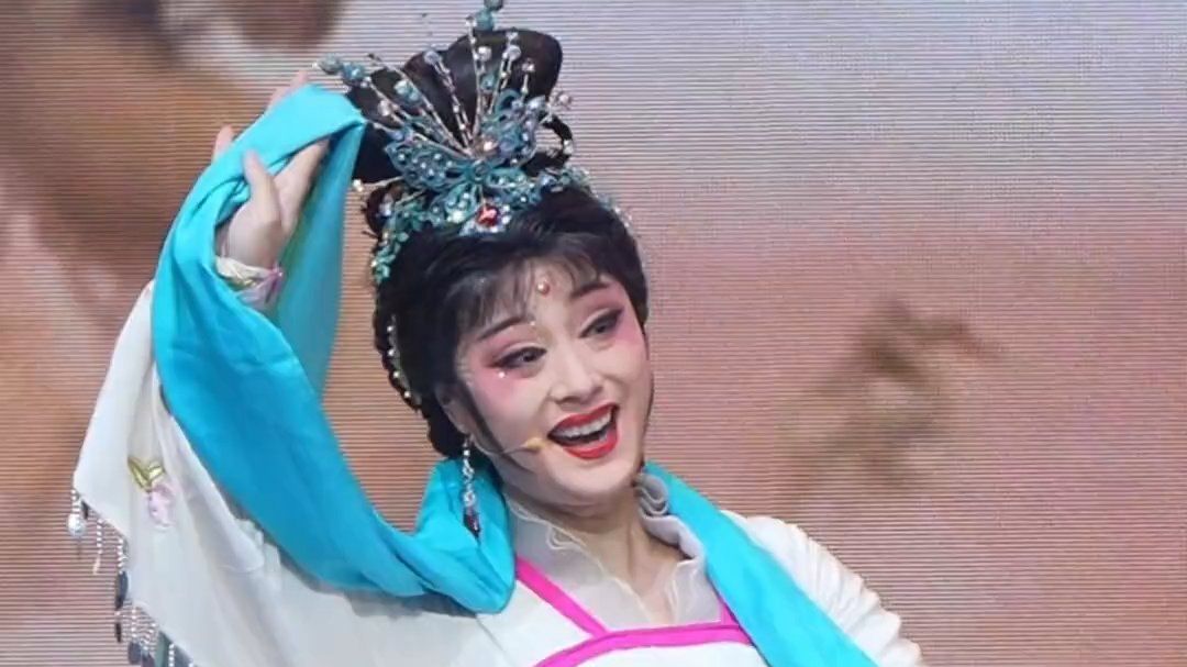 《天女散花》青罗小扇白兰花，纤腰玉带舞天纱 #